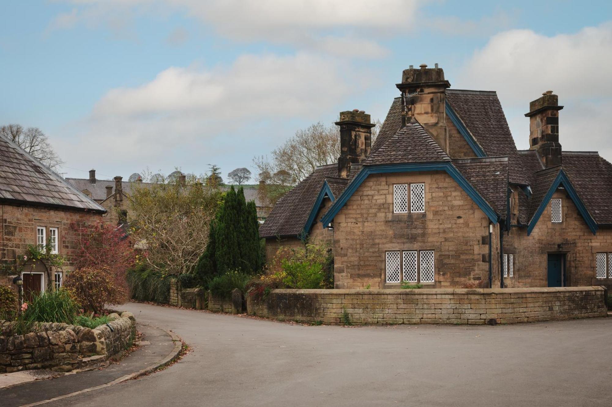 The Beeley Inn - Chatsworth Exterior photo